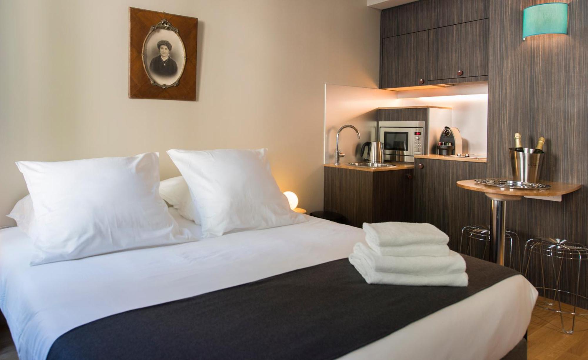 Deluxe Room,1617471778:JPEG