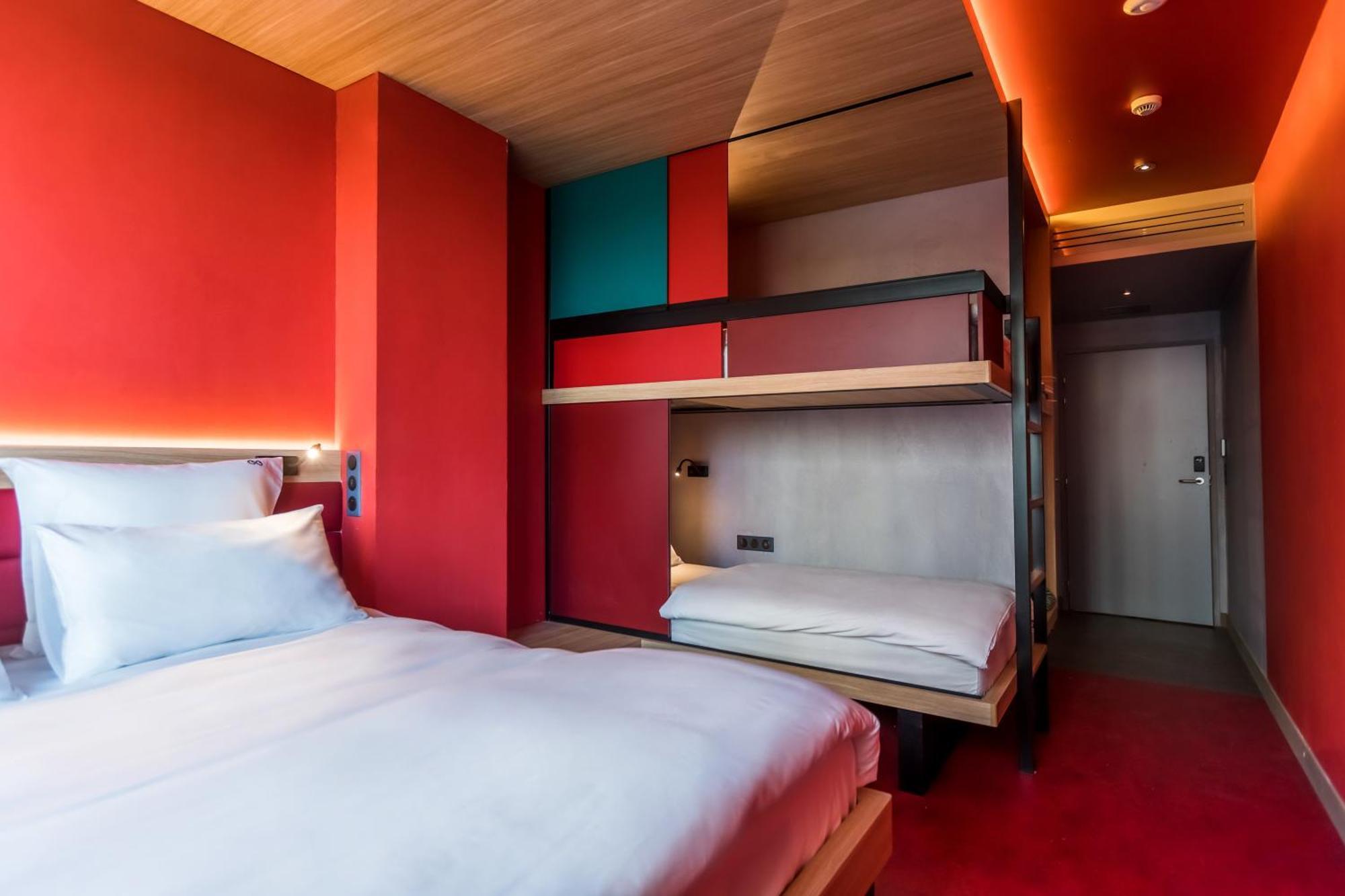Quadruple Room Private Bathroom