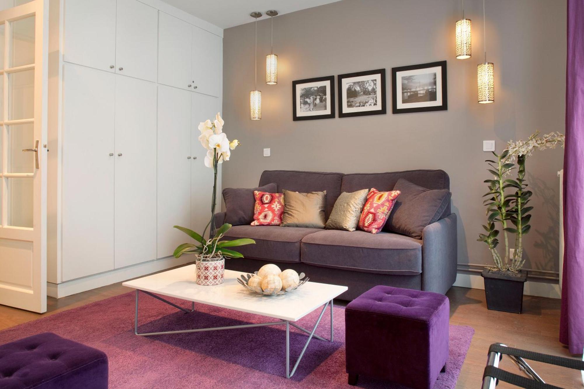 Superior Apartment - located in the building nextdoor