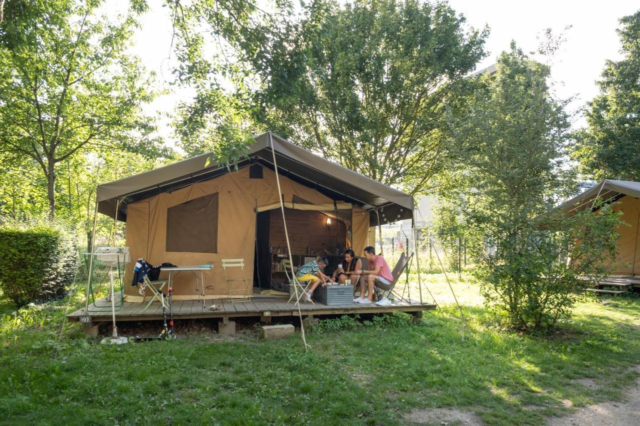 Tent,1521396412:JPEG