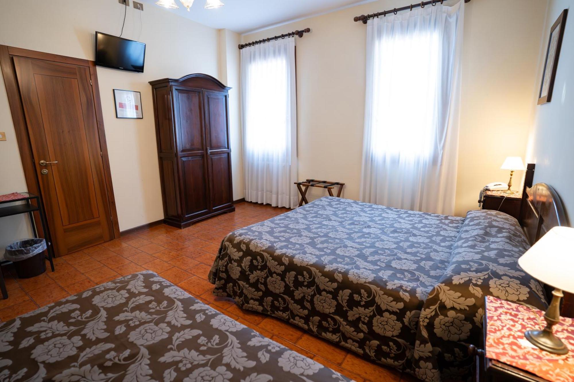 Premium King Room Sofa Bed,1498742953:JPEG