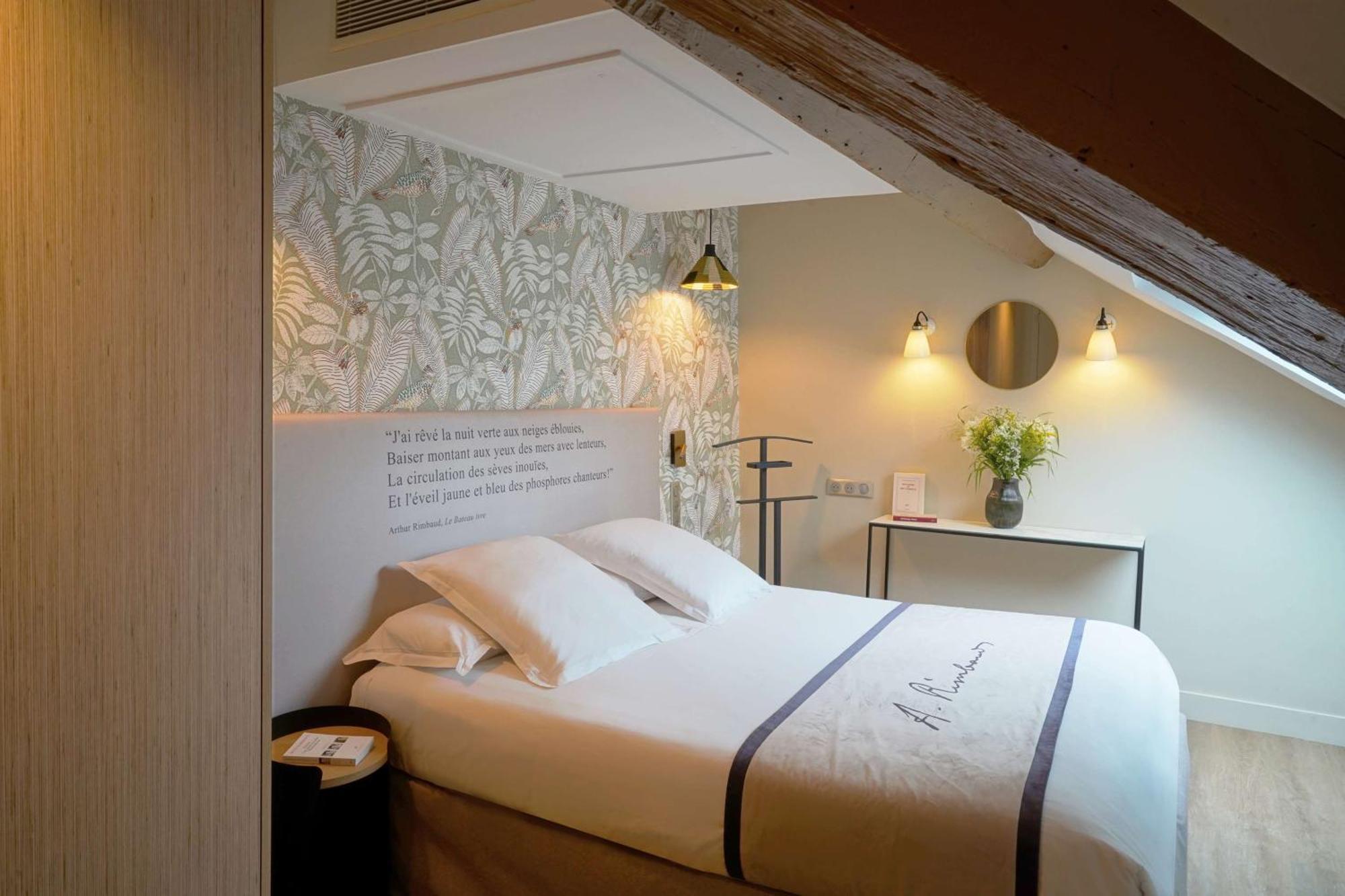 Junior Queen Suite with Sofa Bed - Non-Smoking,1602948130:JPEG