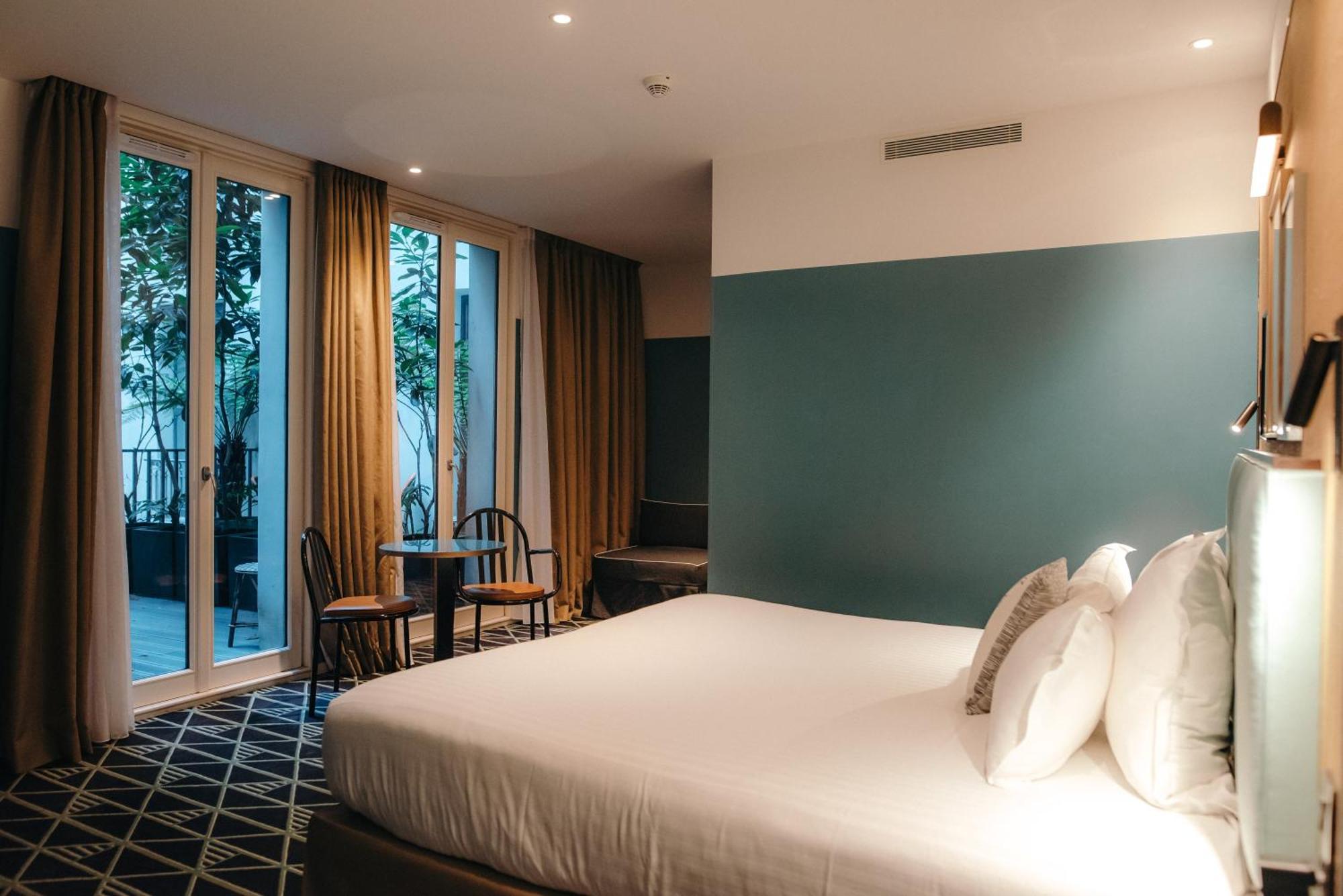 Junior Suite Pool Access