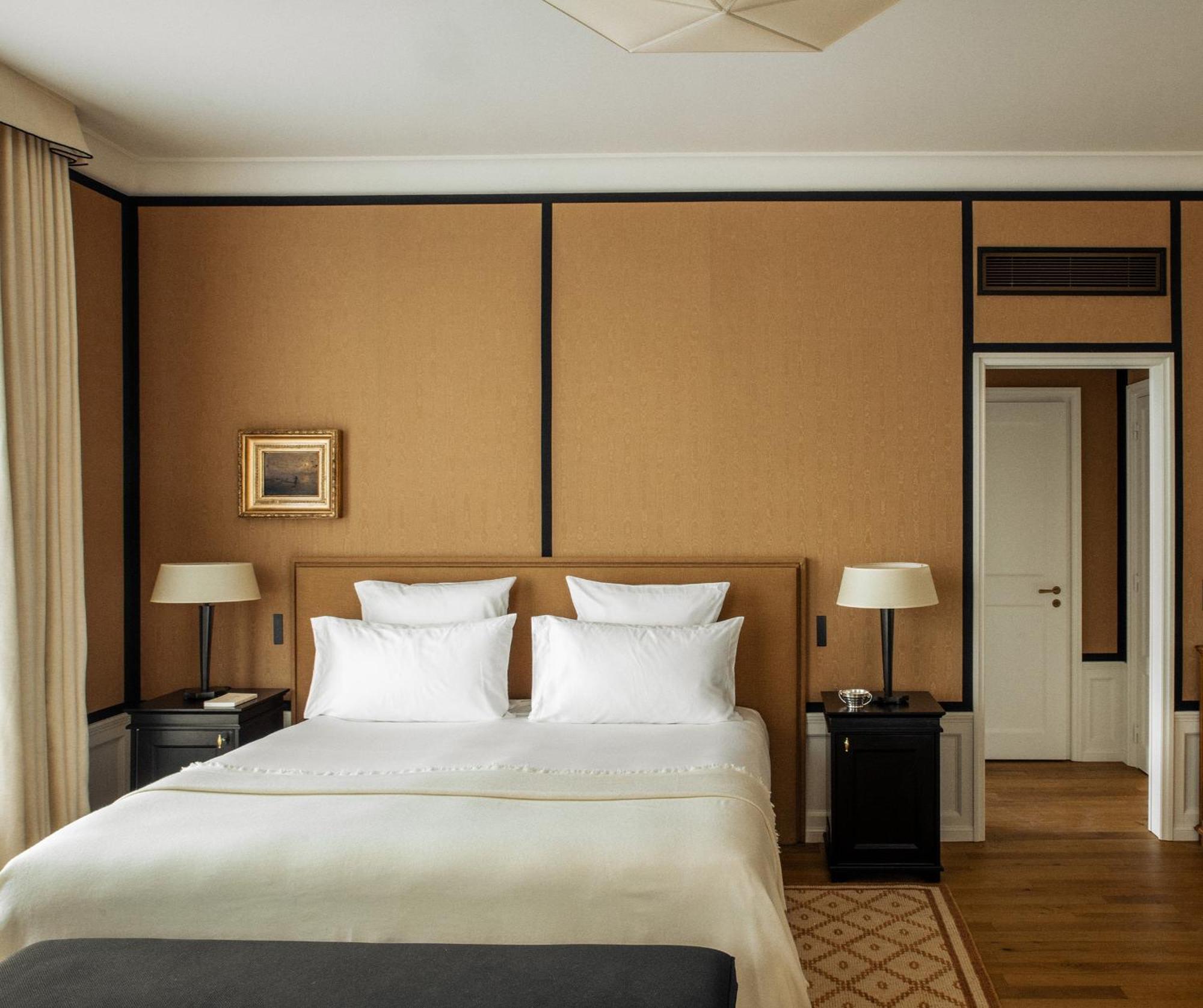 Standard Suite,1742606599:JPEG