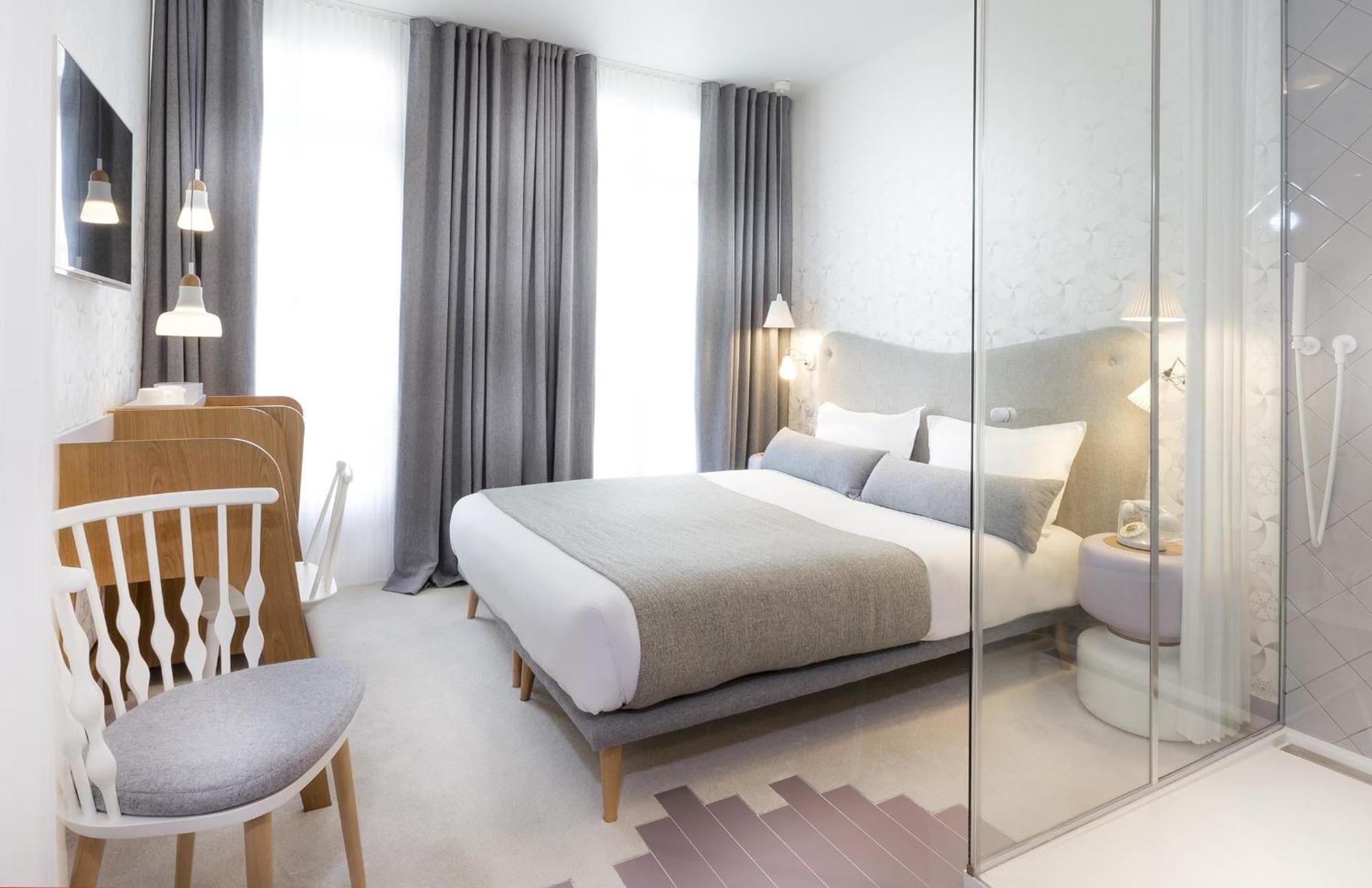 Two Connecting Rooms,79098369:JPEG