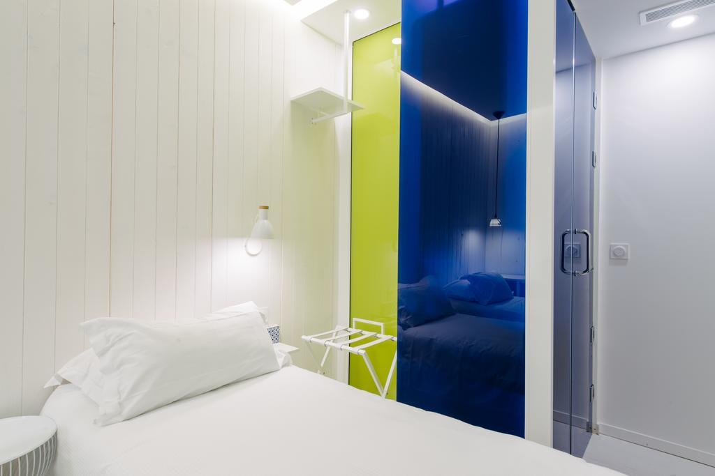 Two Connecting Double Rooms,699159507:JPEG