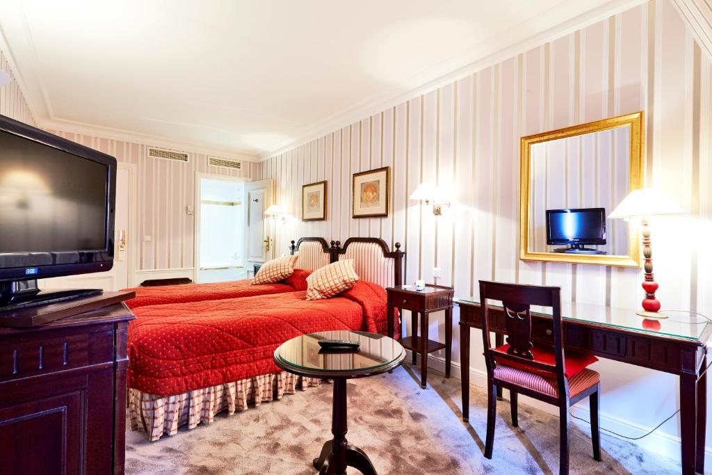 Quarto com 2 Camas de Solteiro