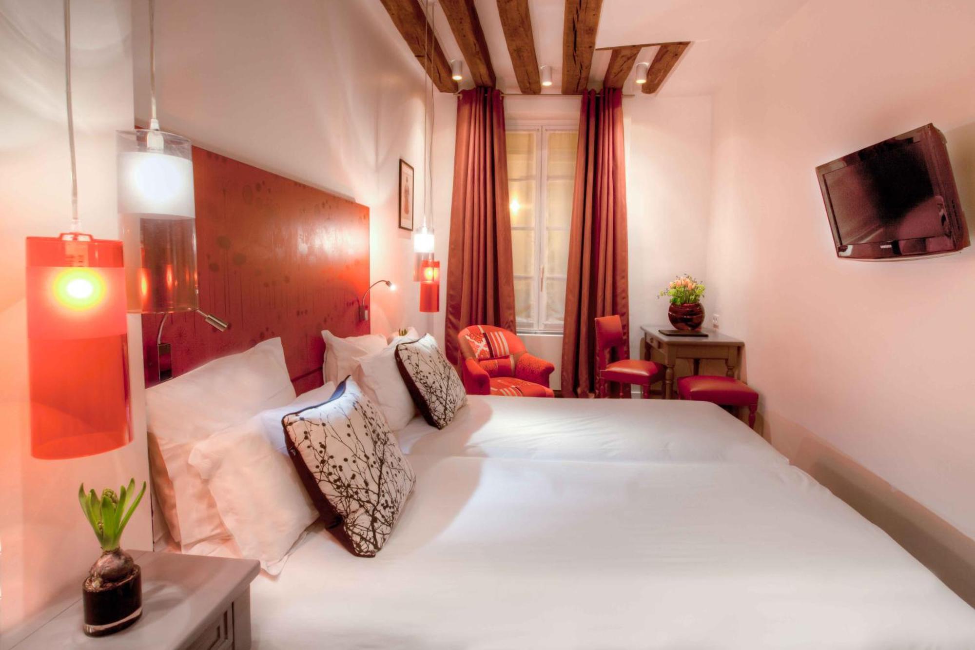 Quarto Deluxe com 2 Camas de Solteiro