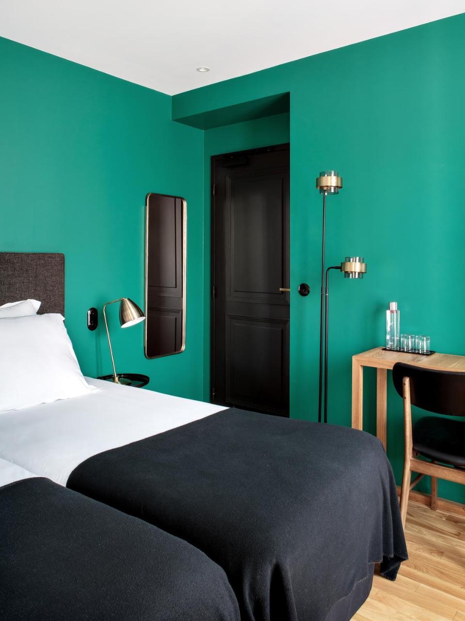 Two Connecting Double Rooms,769989910:JPEG
