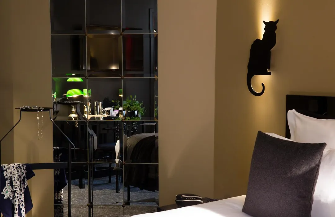 Hotel Le Chat Noir-1