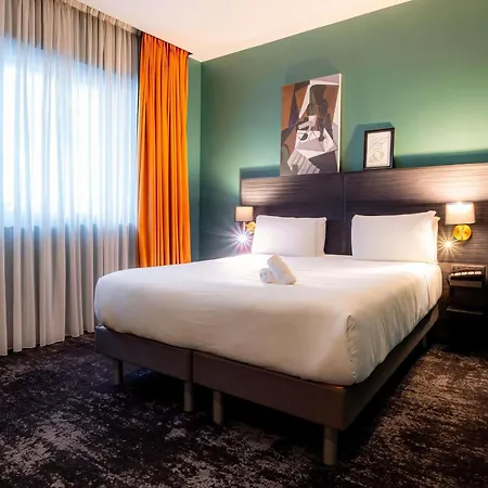 Mercure Paris Tour Eiffel Pont Mirabeau-3